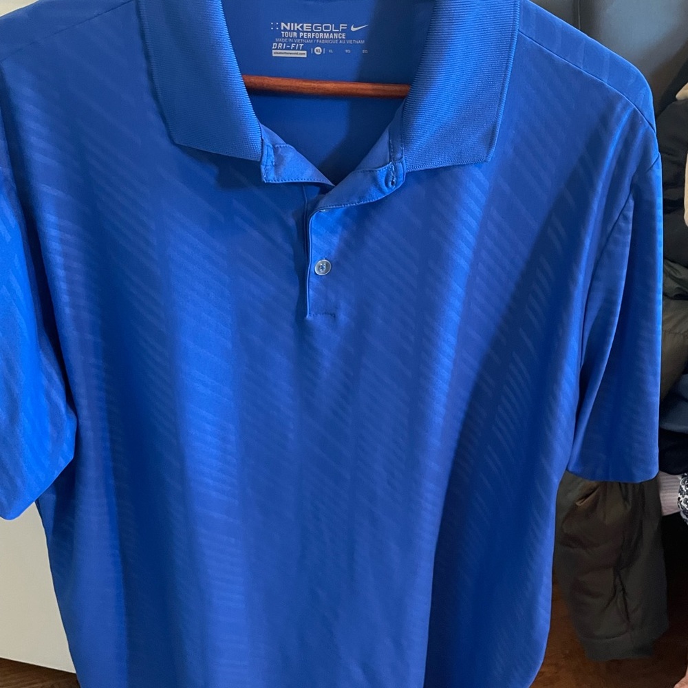 Men’s XL Nike Dri-Fit golf shirt